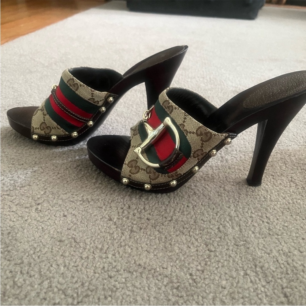 Gucci Women's Mules with Red, Green, and Black Accents - Picture 2 of 7